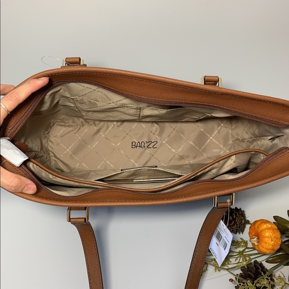 Michael Kors Sady Large Tote - Picture 5 of 8